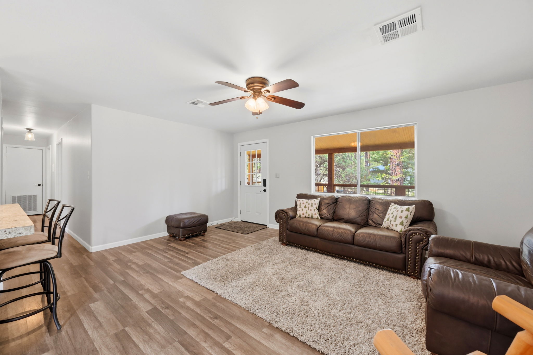 Living Room (2)