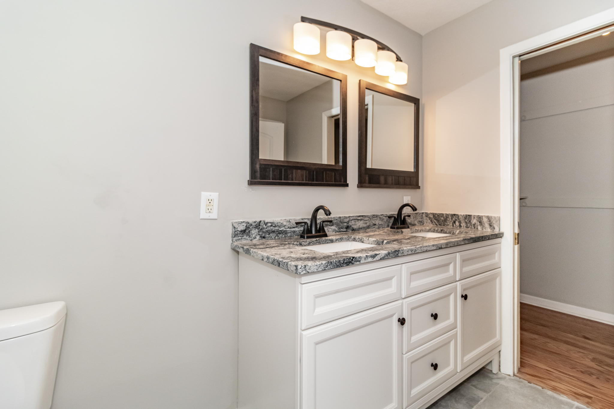 Owner's En-Suite Bath