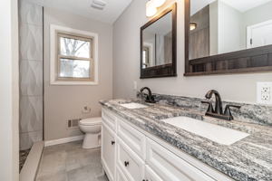 Owner's En-Suite Bath