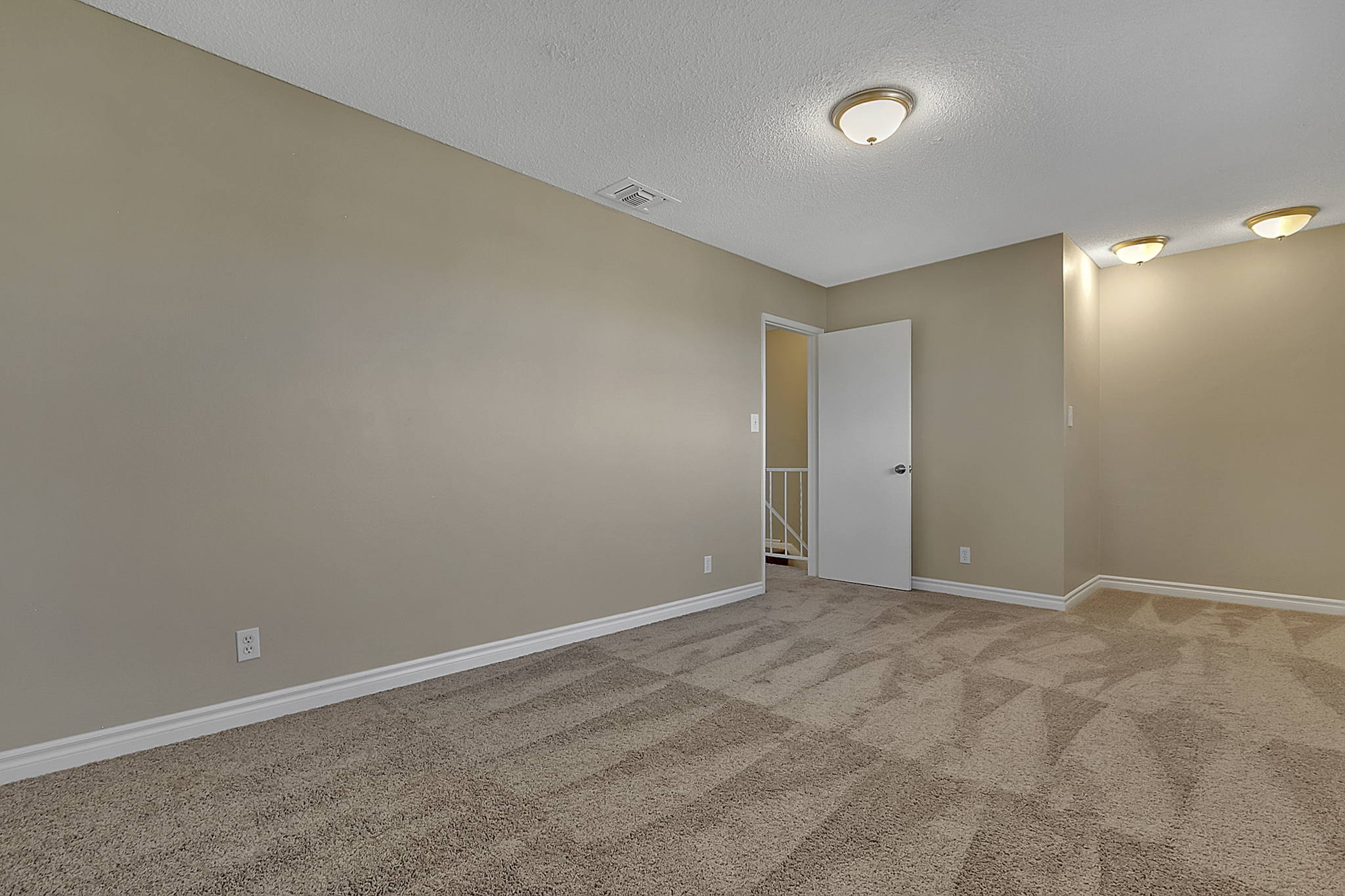 506 Greenbriar Townhouse Way, Las Vegas, NV 89121, USA Photo 21
