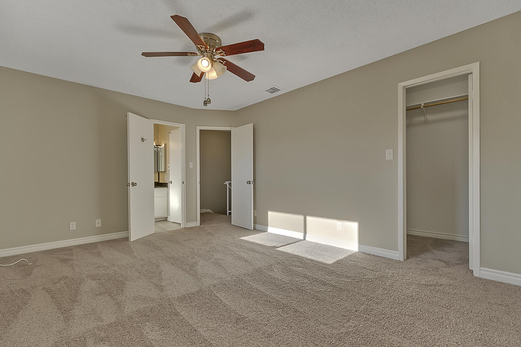 506 Greenbriar Townhouse Way, Las Vegas, NV 89121, USA Photo 17