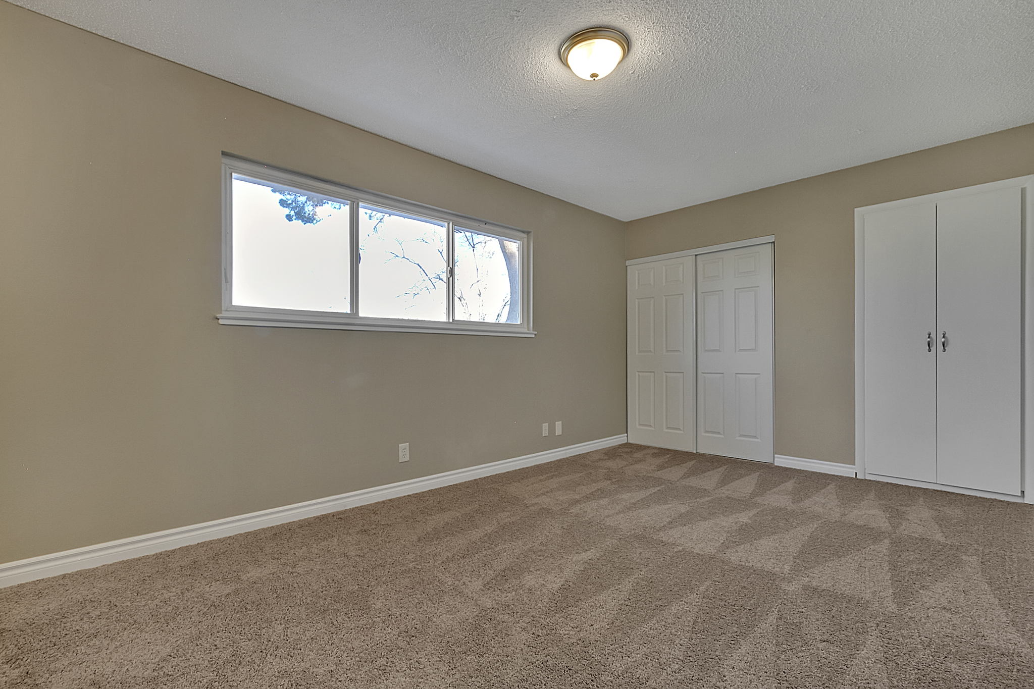 506 Greenbriar Townhouse Way, Las Vegas, NV 89121, USA Photo 20