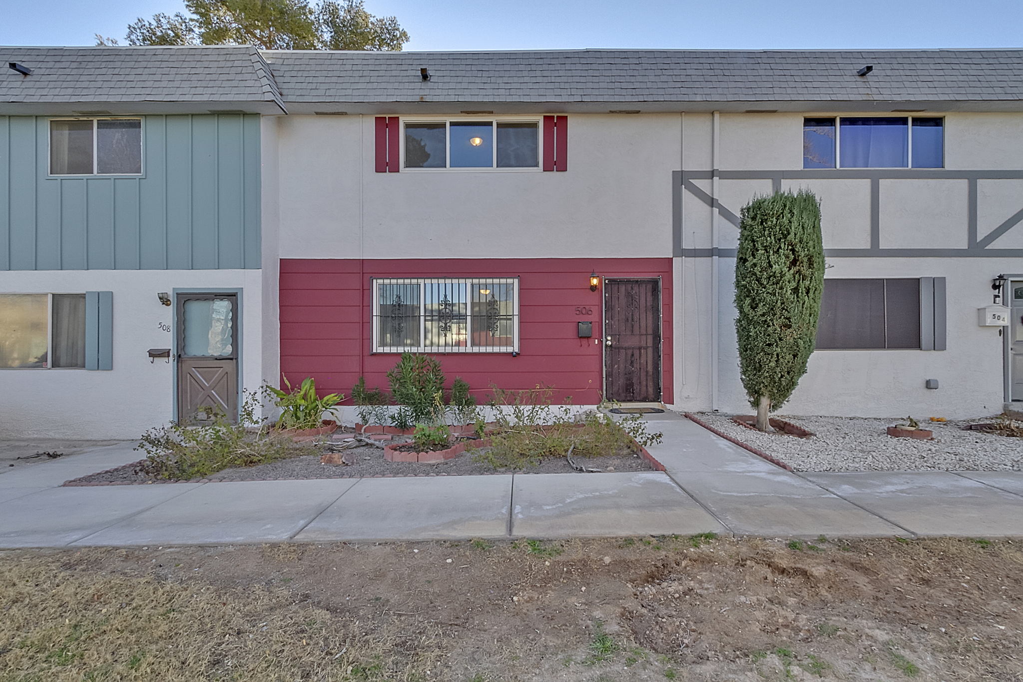 506 Greenbriar Townhouse Way, Las Vegas, NV 89121, USA Photo 3