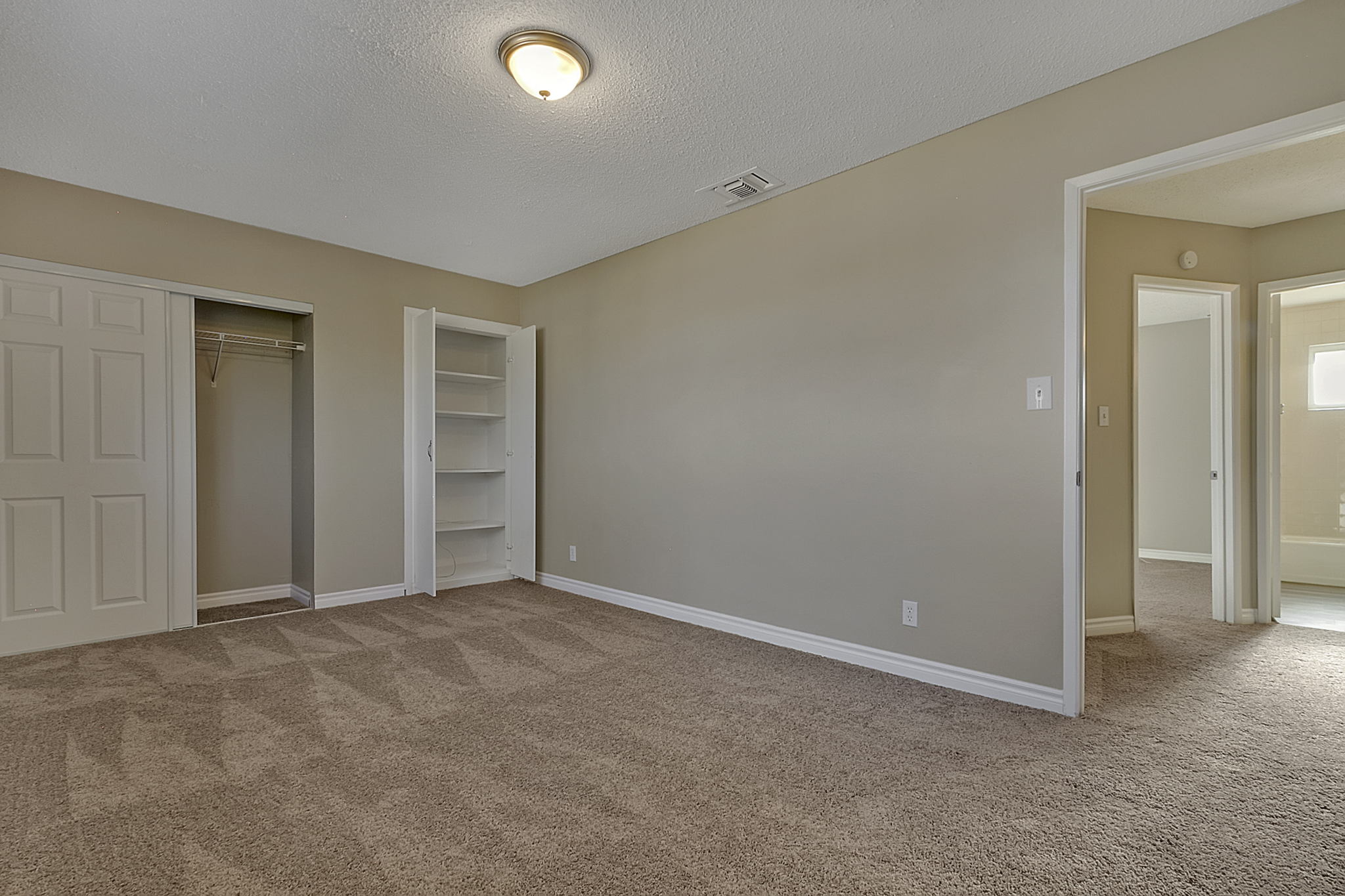 506 Greenbriar Townhouse Way, Las Vegas, NV 89121, USA Photo 22