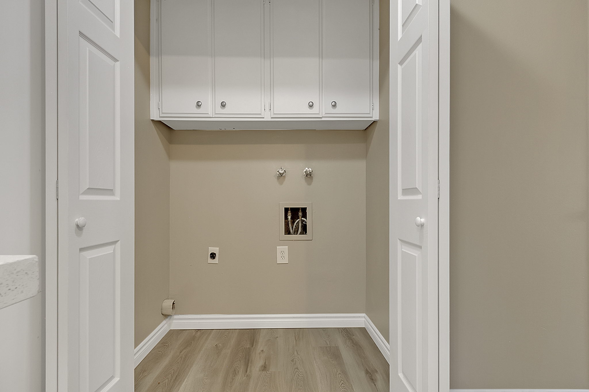 506 Greenbriar Townhouse Way, Las Vegas, NV 89121, USA Photo 13