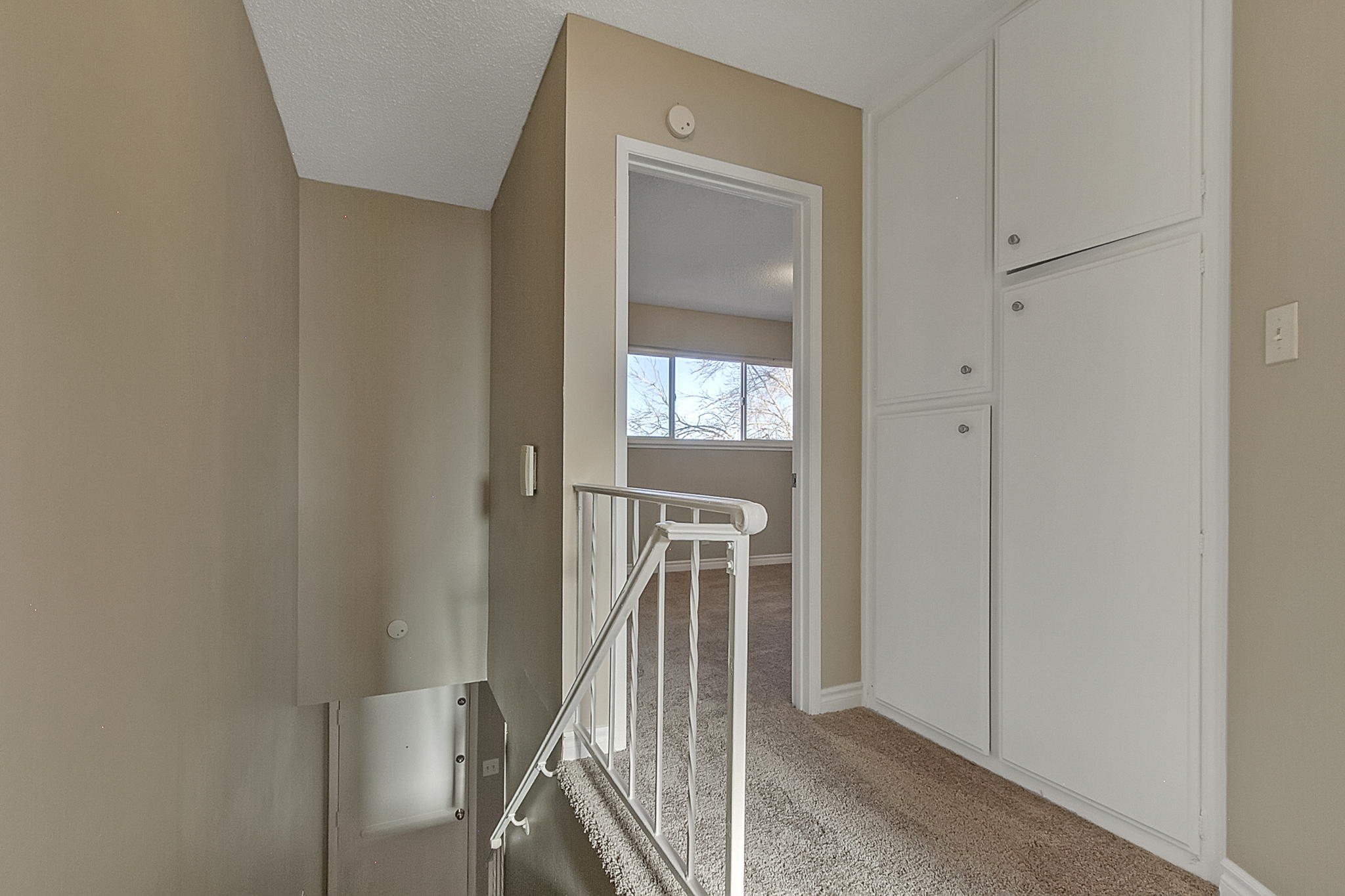 506 Greenbriar Townhouse Way, Las Vegas, NV 89121, USA Photo 14