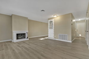506 Greenbriar Townhouse Way, Las Vegas, NV 89121, USA Photo 5