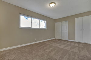 506 Greenbriar Townhouse Way, Las Vegas, NV 89121, USA Photo 19