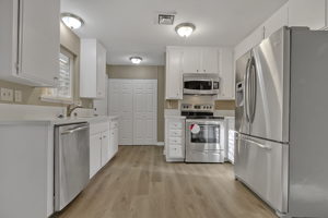 506 Greenbriar Townhouse Way, Las Vegas, NV 89121, USA Photo 8