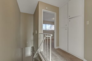 506 Greenbriar Townhouse Way, Las Vegas, NV 89121, USA Photo 13