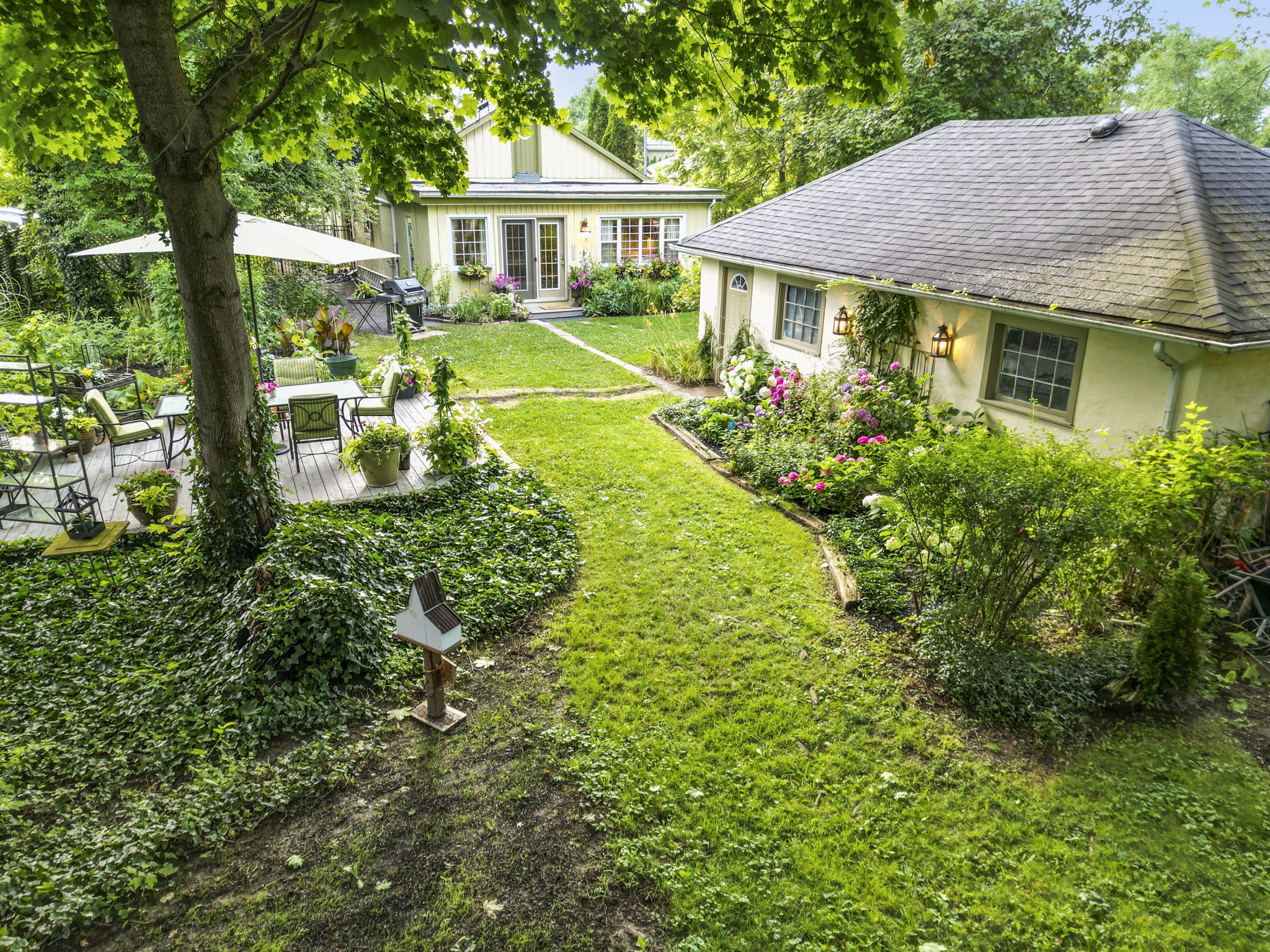 506 Mississagua St Niagara-on-the-Lake, ON L0S 1J0