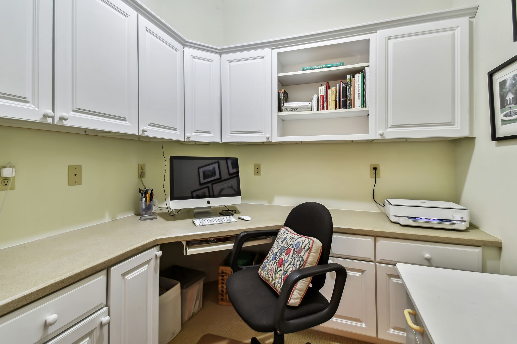 Study/Office in owner's suite