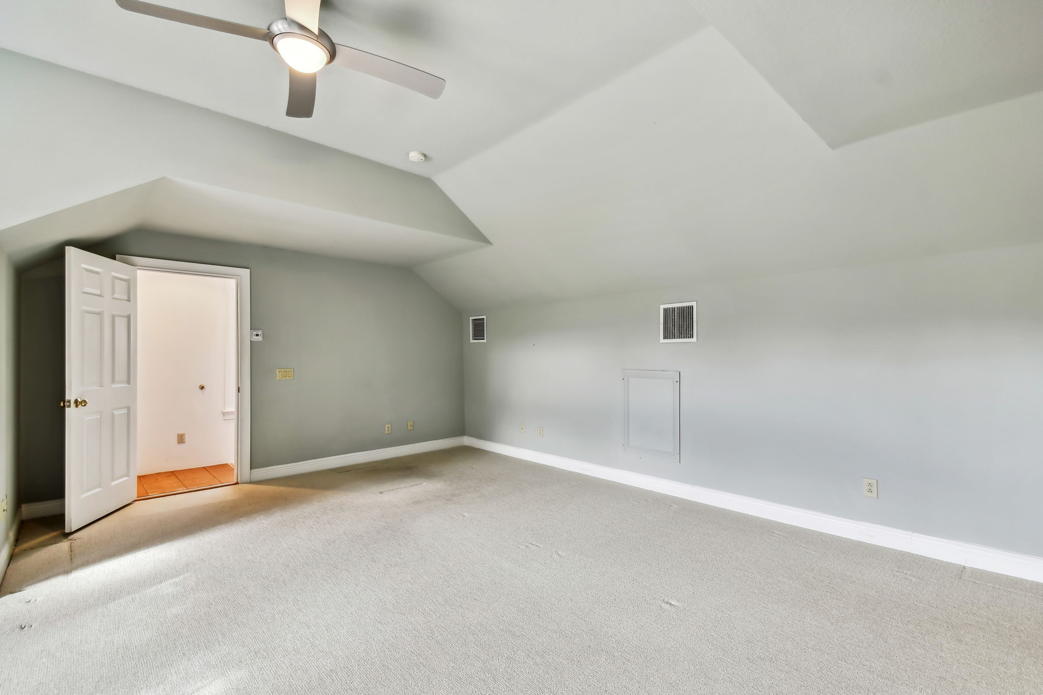 Bedroom 3/Bonus Room with Full Bath