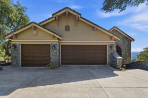 005_F8_506 Oakshire Pl