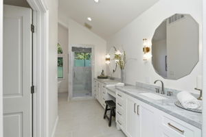 047_F8_506 Oakshire Pl