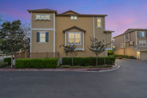  Photo 48
