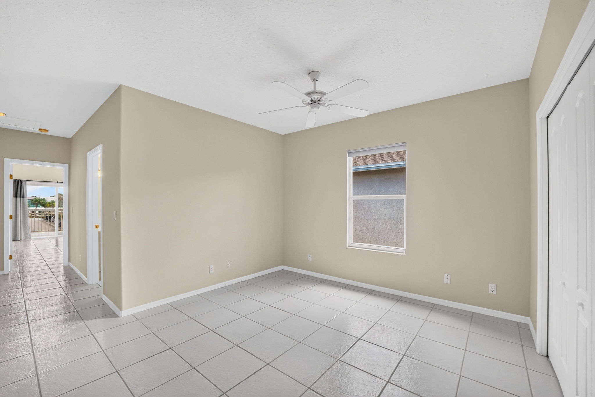 Landing/Living Area