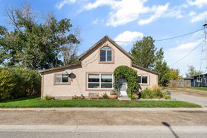 5060 49 Ave-QuikSell-1