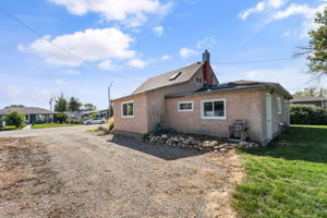 5060 49 Ave-QuikSell-38