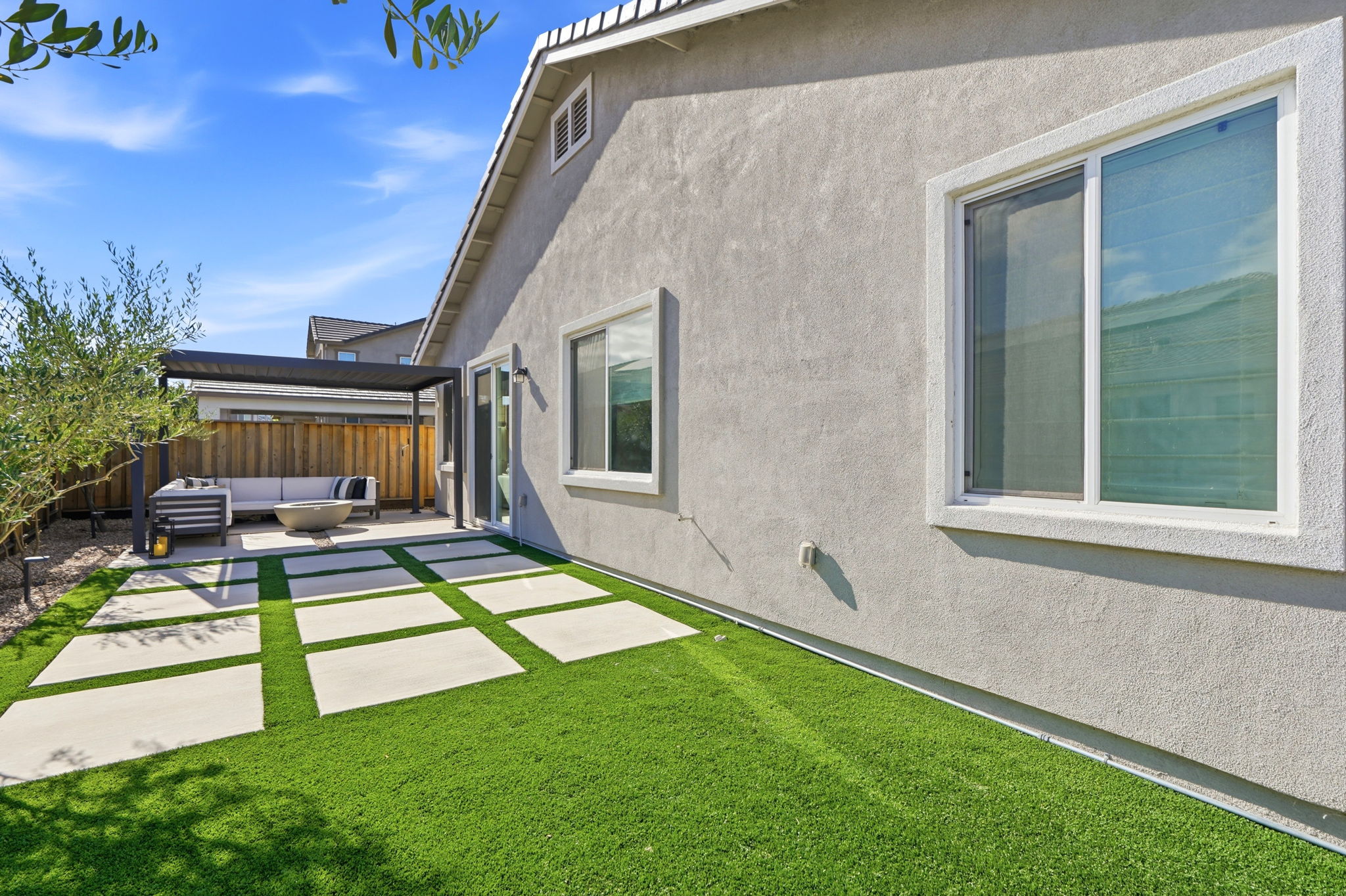 047_F8_5060 Grapevine Ln
