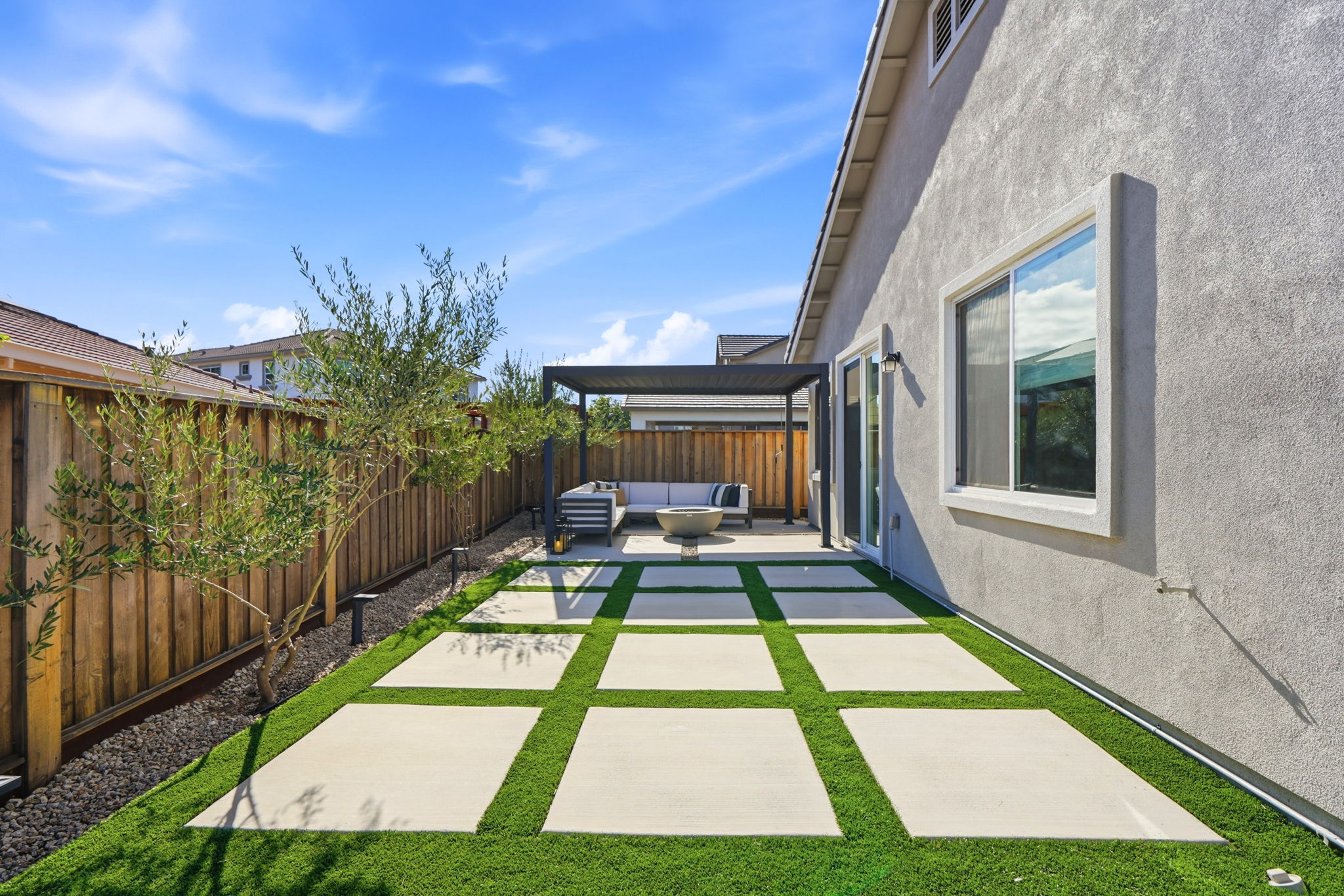 048_F8_5060 Grapevine Ln