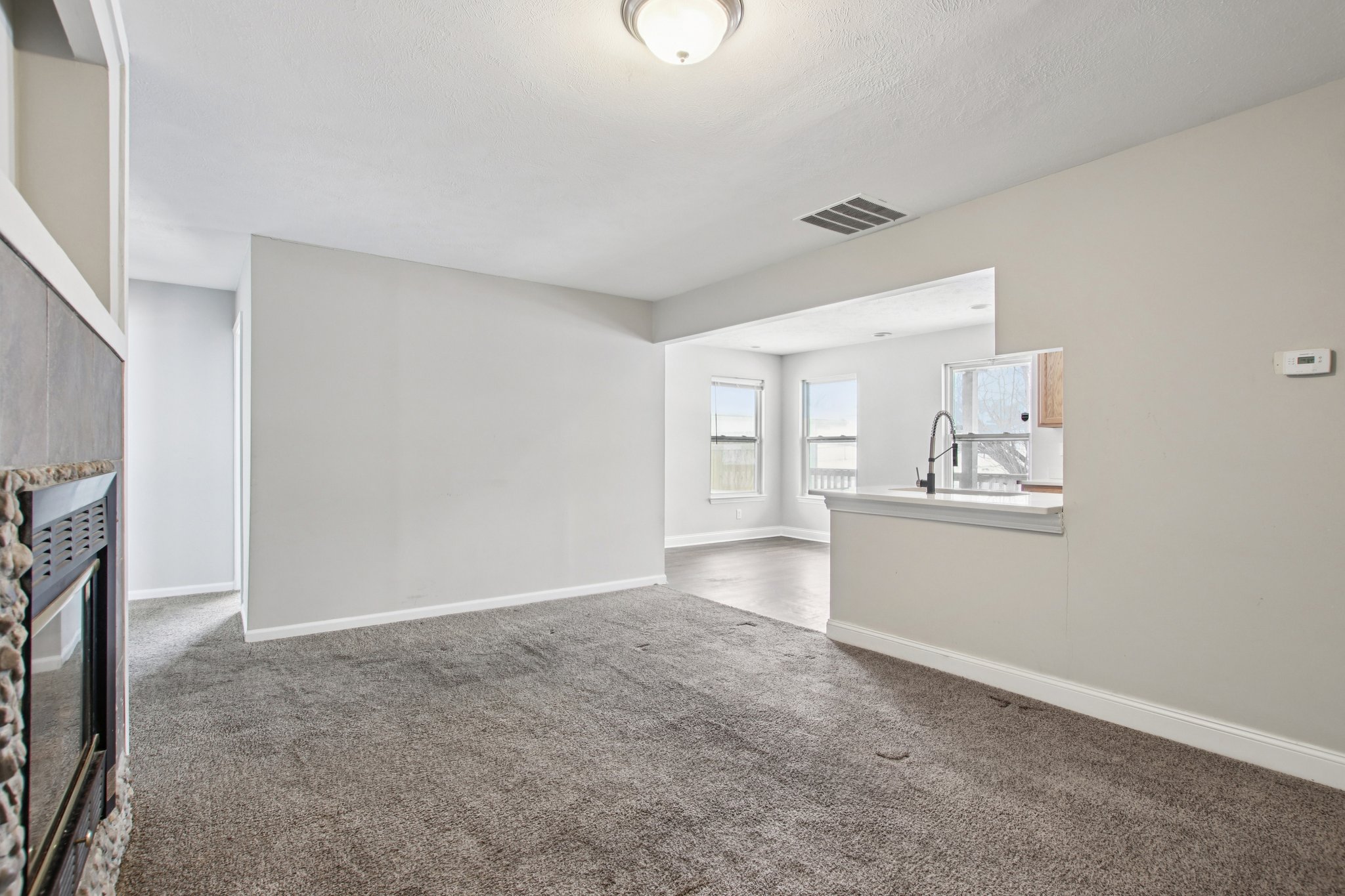 W Legrande Ave-S0902-007.jpg