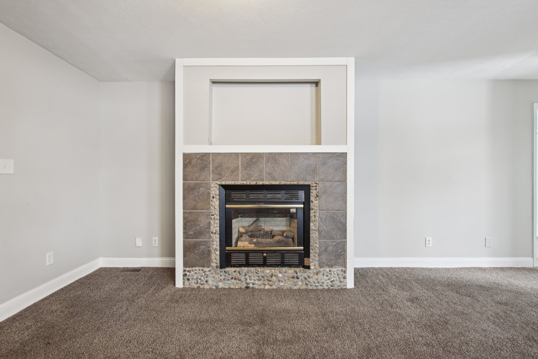 W Legrande Ave-S0902-009.jpg