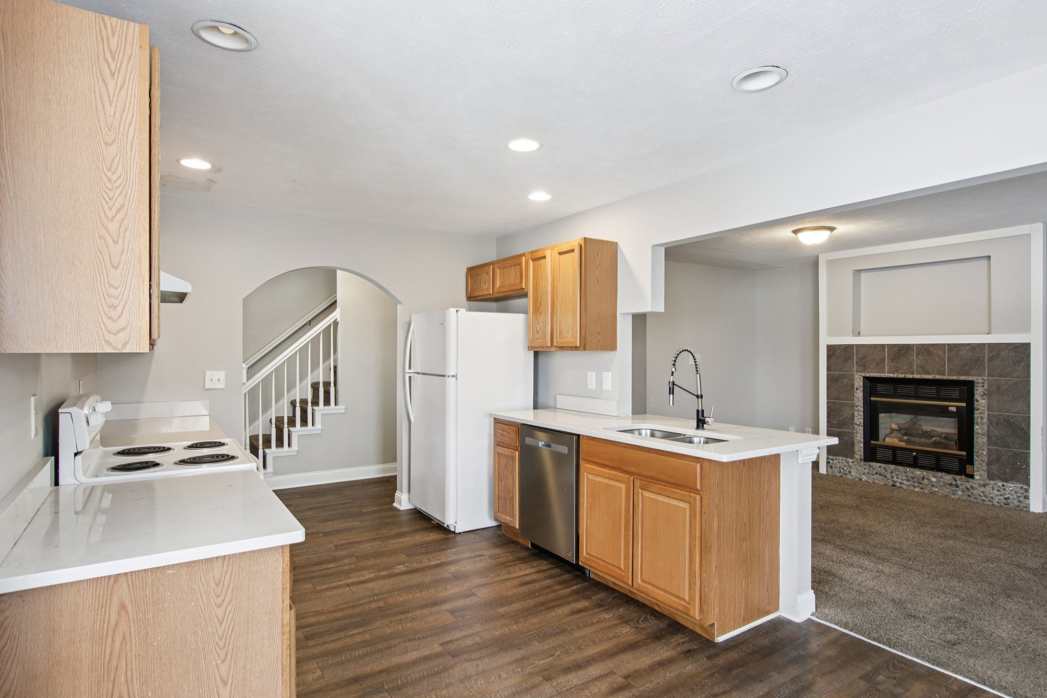 W Legrande Ave-S0902-013.jpg