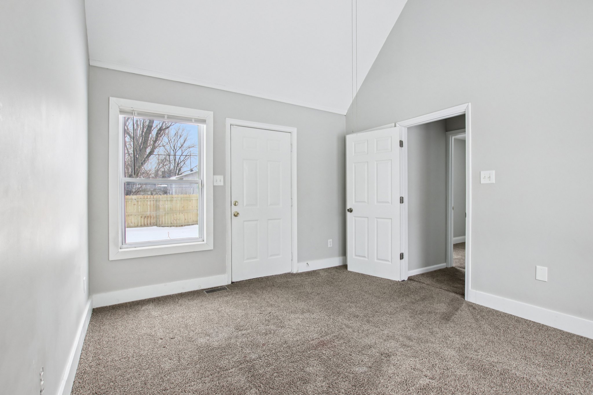 W Legrande Ave-S0902-022.jpg