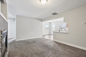 W Legrande Ave-S0902-007.jpg