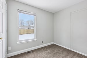 W Legrande Ave-S0902-019.jpg