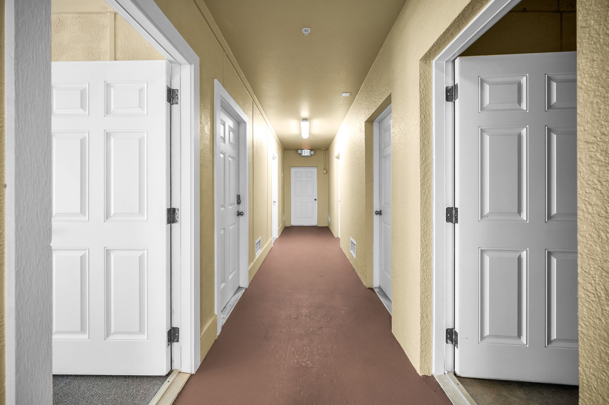 Garage and Bonus Room Entry1b