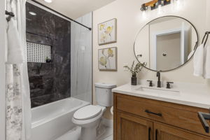 Upstairs 2nd Bathroom