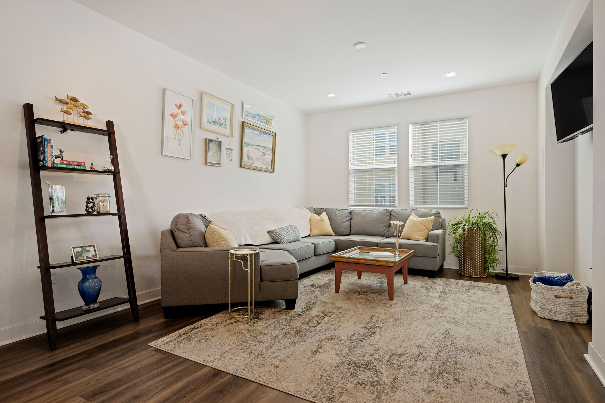 07 - Family Room