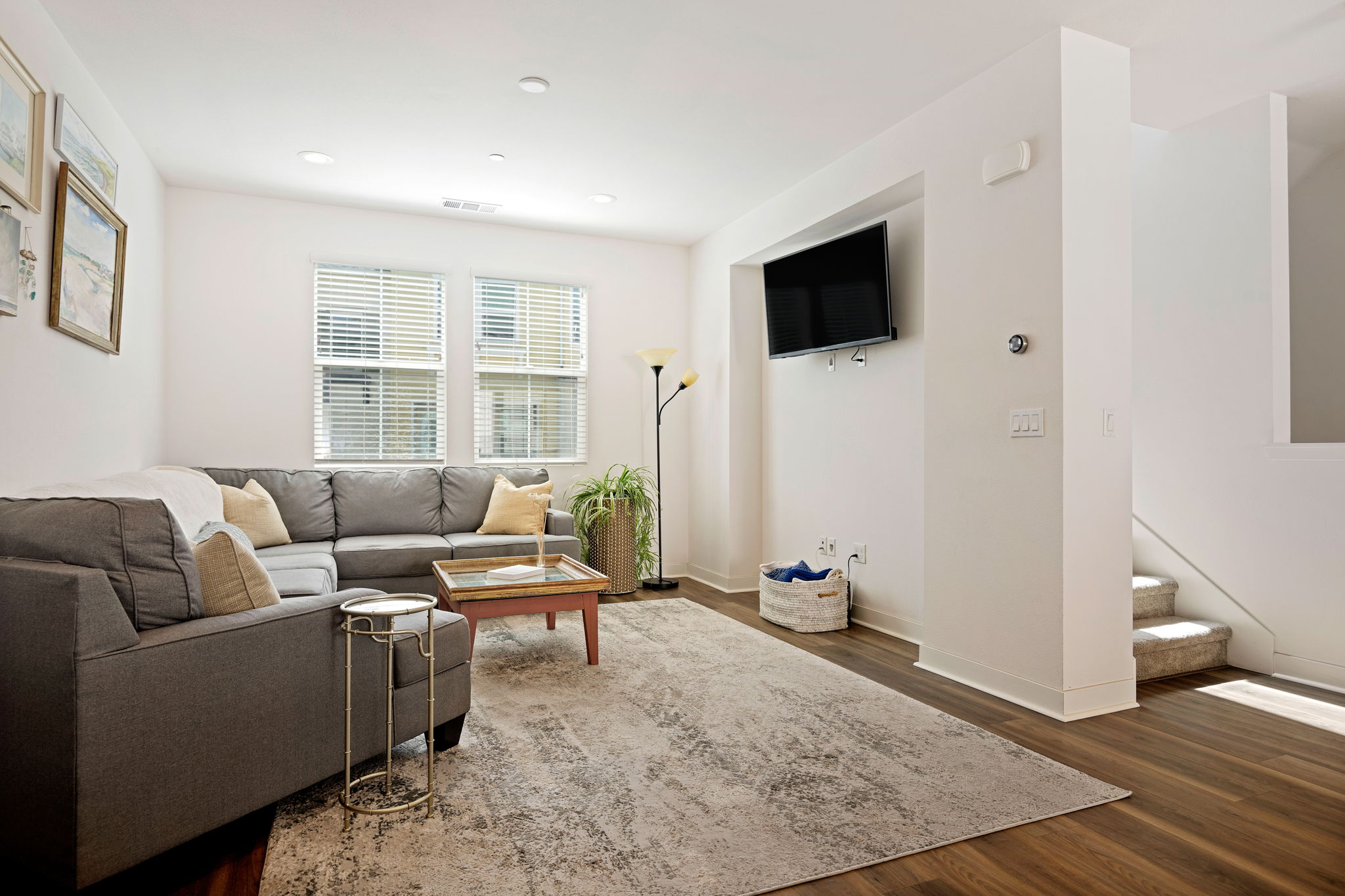 09 - Family Room