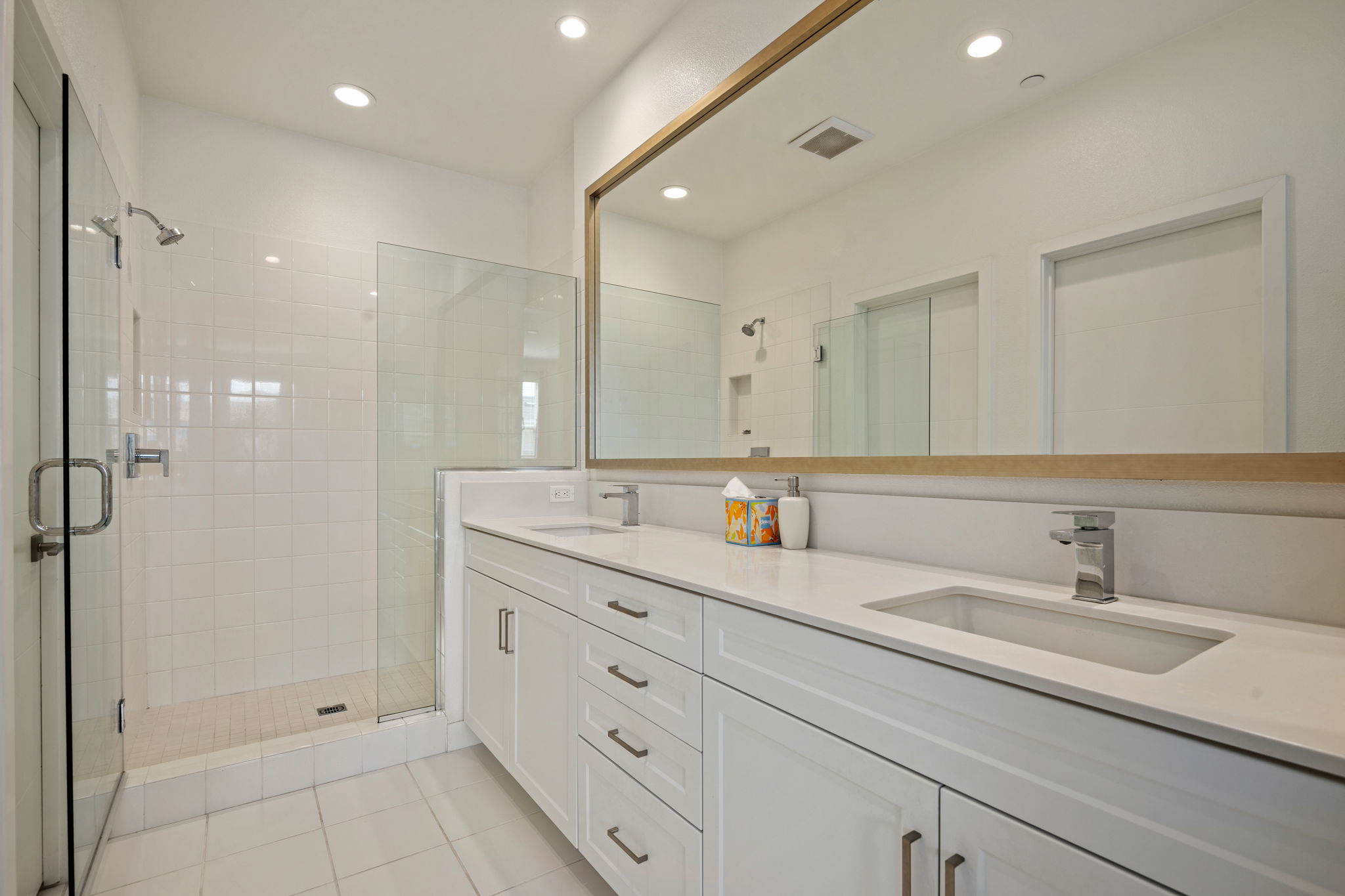 20 - Primary Bathroom