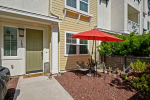 02 - Front Patio