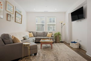08 - Family Room