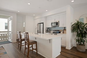 11 - Kitchen