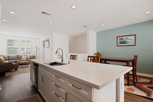 14 - Kitchen