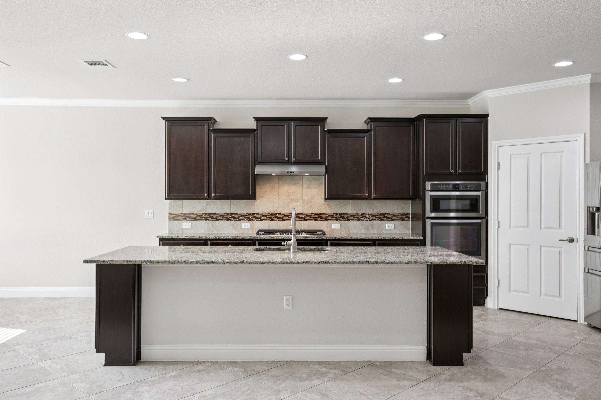 Davis Mountain Cir-S2803-017.jpg