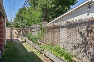 E Benjamin Holt Dr-S3107-042.jpg