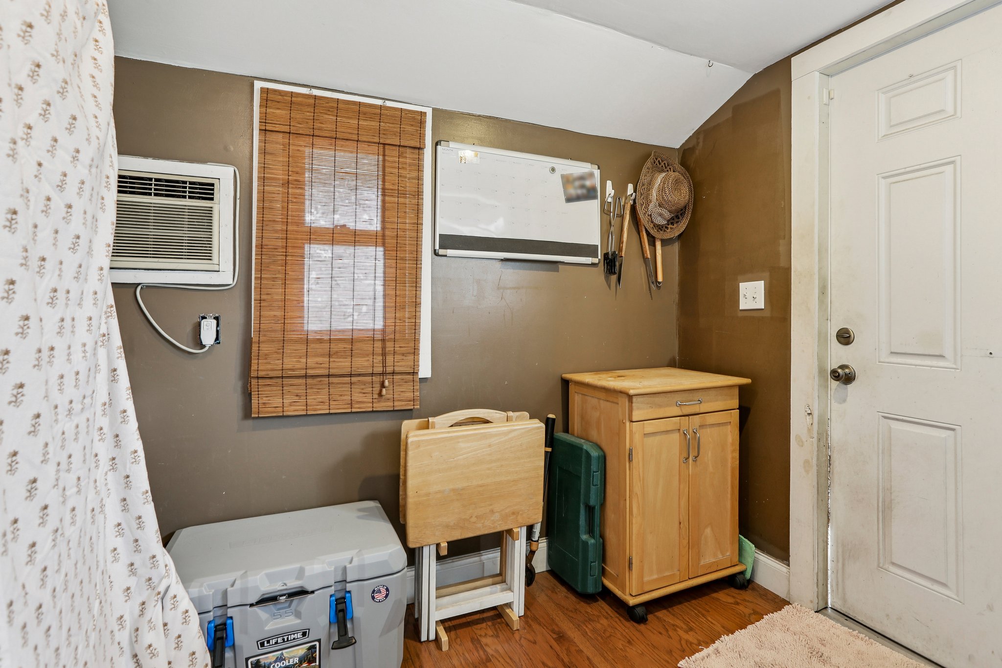 E Knollwood St-S1009-025.jpg
