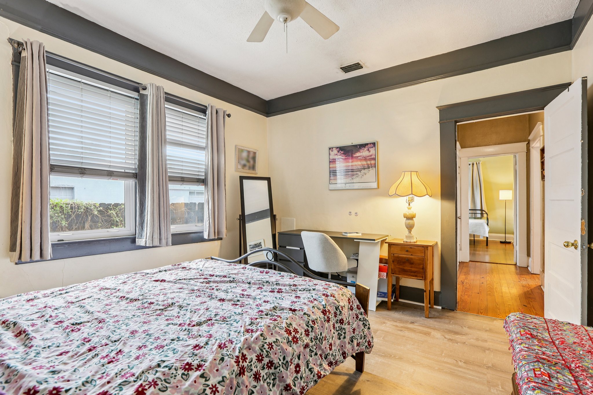 E Knollwood St-S1009-032.jpg