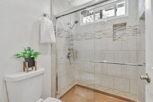  Photo 36