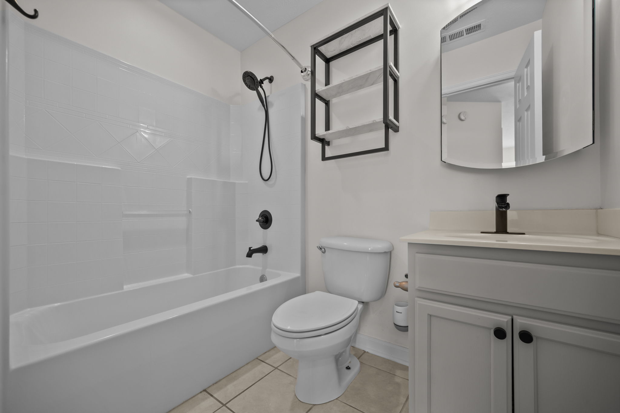 Full Guest Bathroom