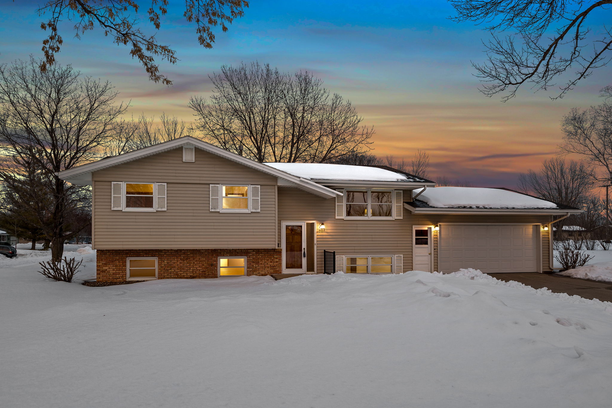 507 Lyndale Ave N, New Prague, MN 56071