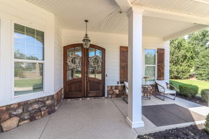 Front Porch/Entrance
