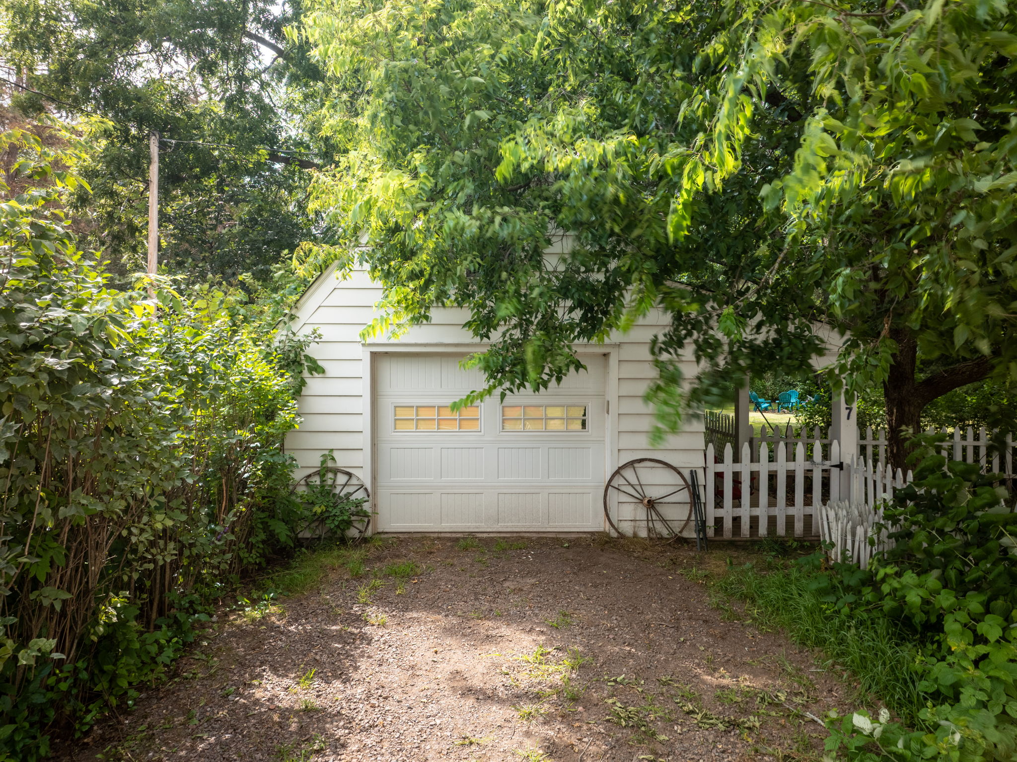 detached garage