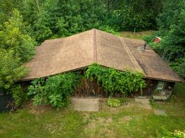 workshop with storage and lean to